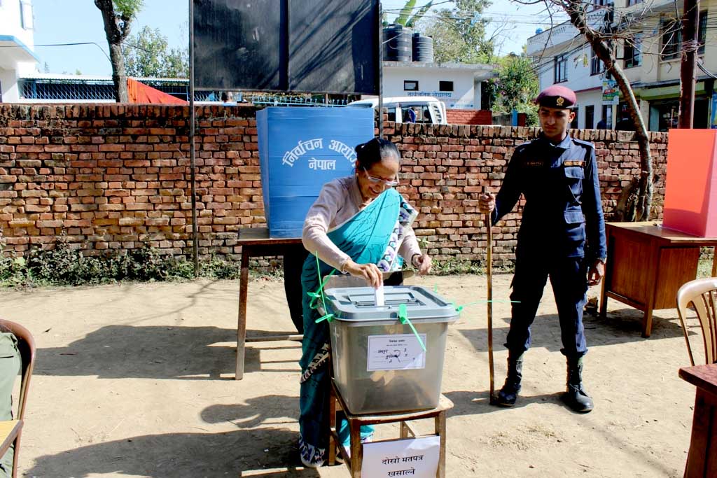 धादिङमा ३ सय १० मतदान केन्द्रबाट मतदान हुँदै, कति छन् मतदाता ?
