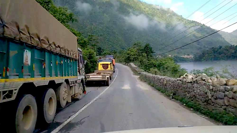 नारायणगढ–मुग्लिन सडकमा दैनिक चार घण्टा सवारी रोकिने