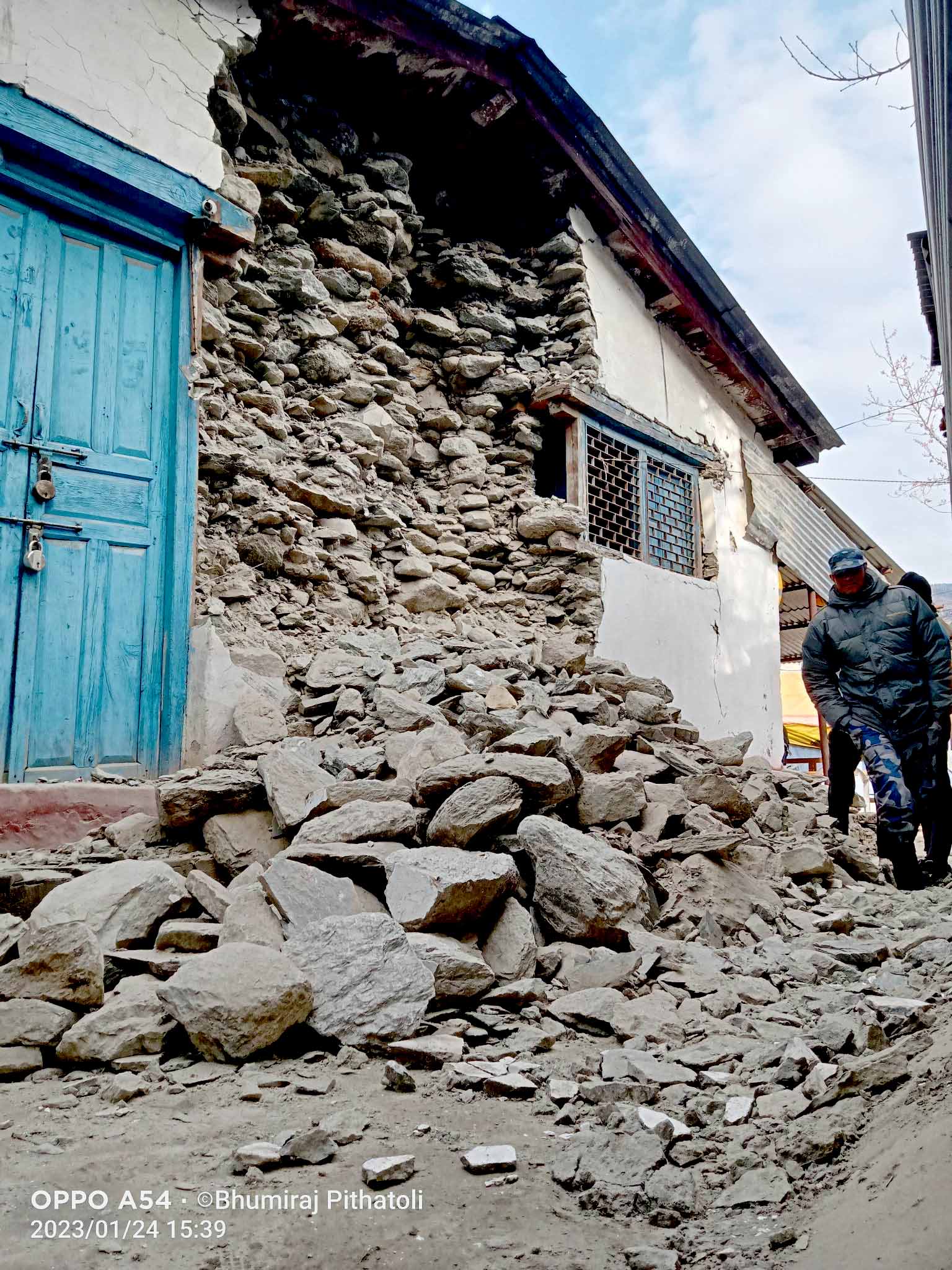 भूकम्पले बझाङमा दर्जन बढी घरमा क्षति
