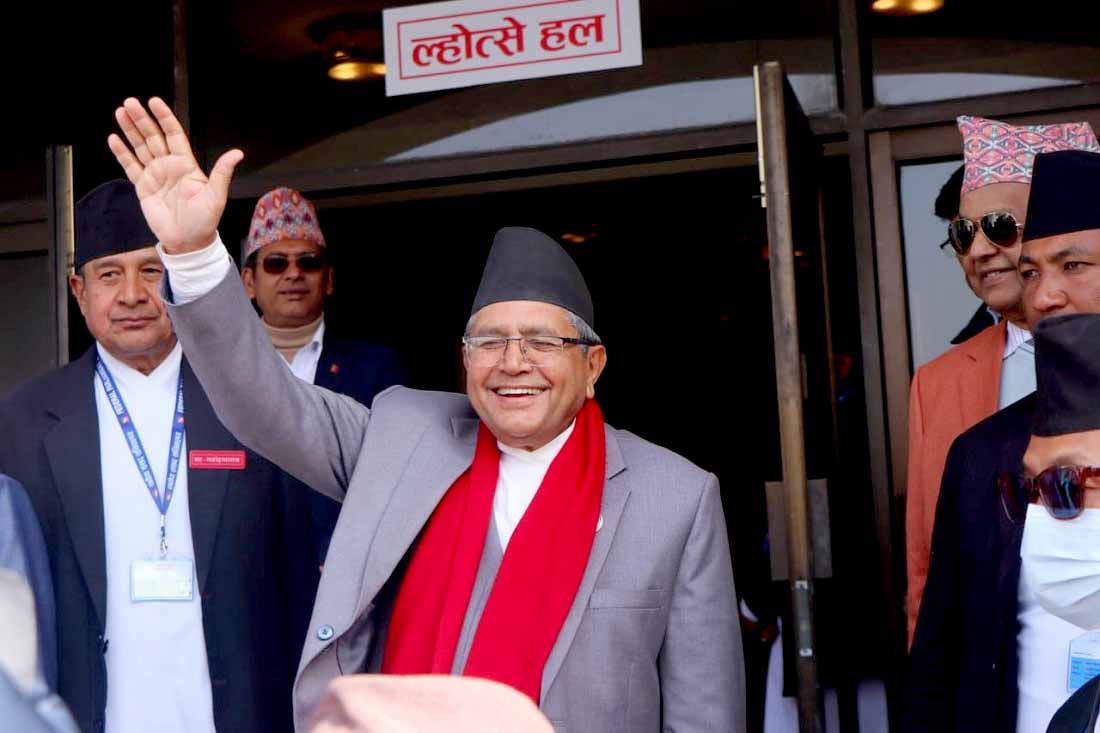 सभामुख घिमिरे एमालेको सम्पूर्ण जिम्मेवारीबाट अलग