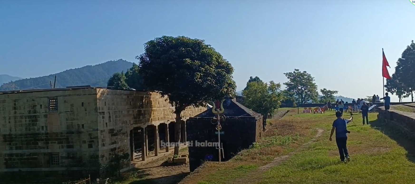 देशको सबैभन्दा ठूलो गढी मकवानपुरगढी । ईतिहास जान्नको लागि हेर्नुहोस् भिडियो