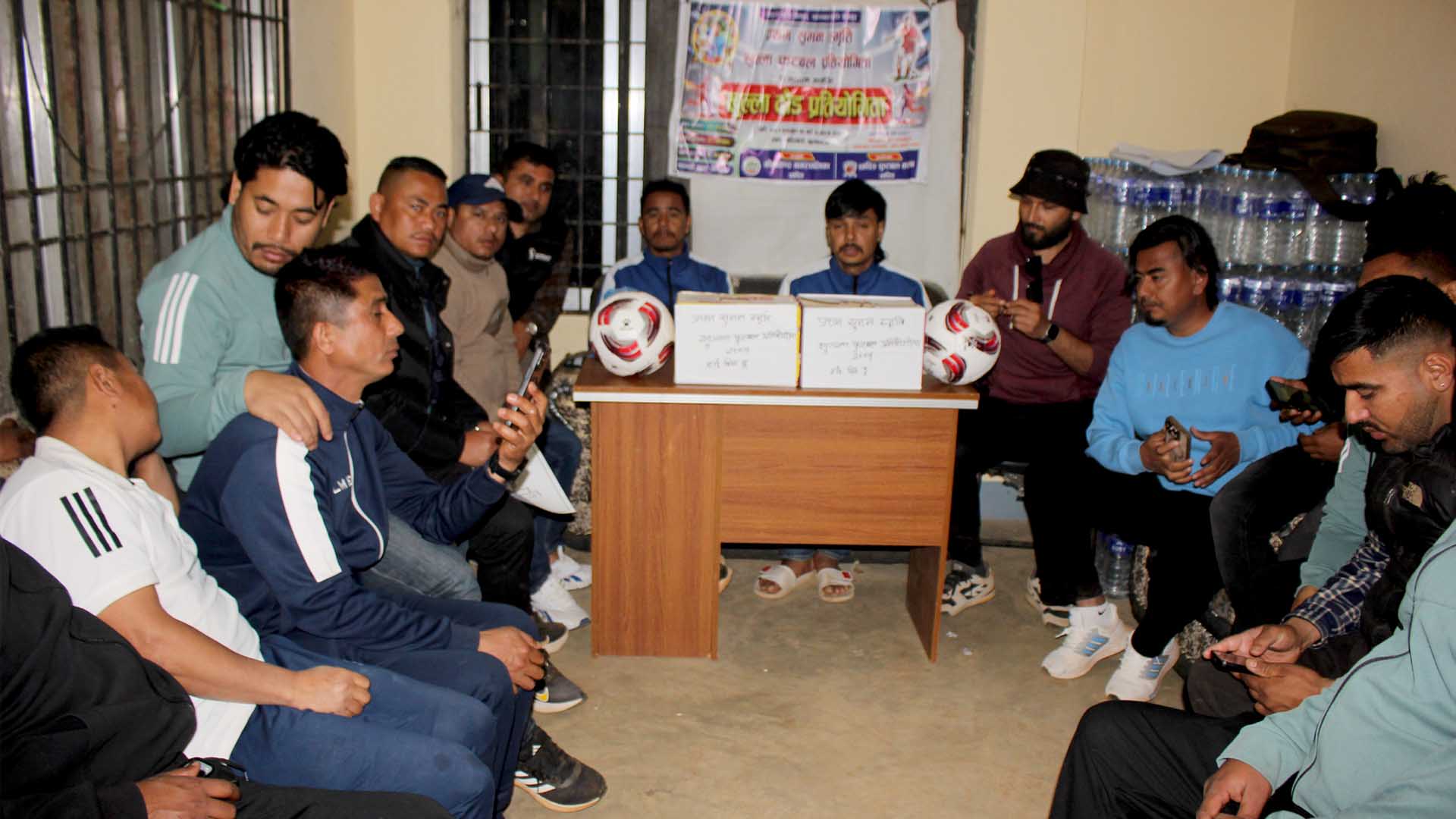 धादिङबेशीमा भोलिदेखी खुल्ला फुटबल प्रतियोगिता : २२ टिम सहभागी,हेर्नुहोस् प्रतियोगिताको टाईसिटसहित (भिडियो)