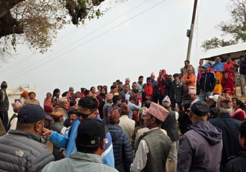 धमलाको घरदैलो तीव्र, एकैदिन नीलकण्ठ र ज्वालामुखीमा मतदाता भेटघाट